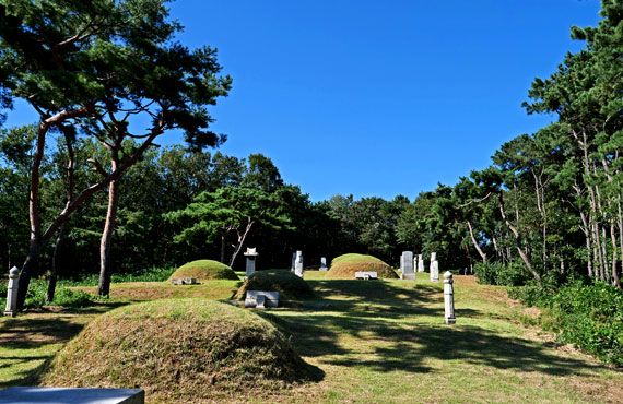 金万基先生墓及神道碑